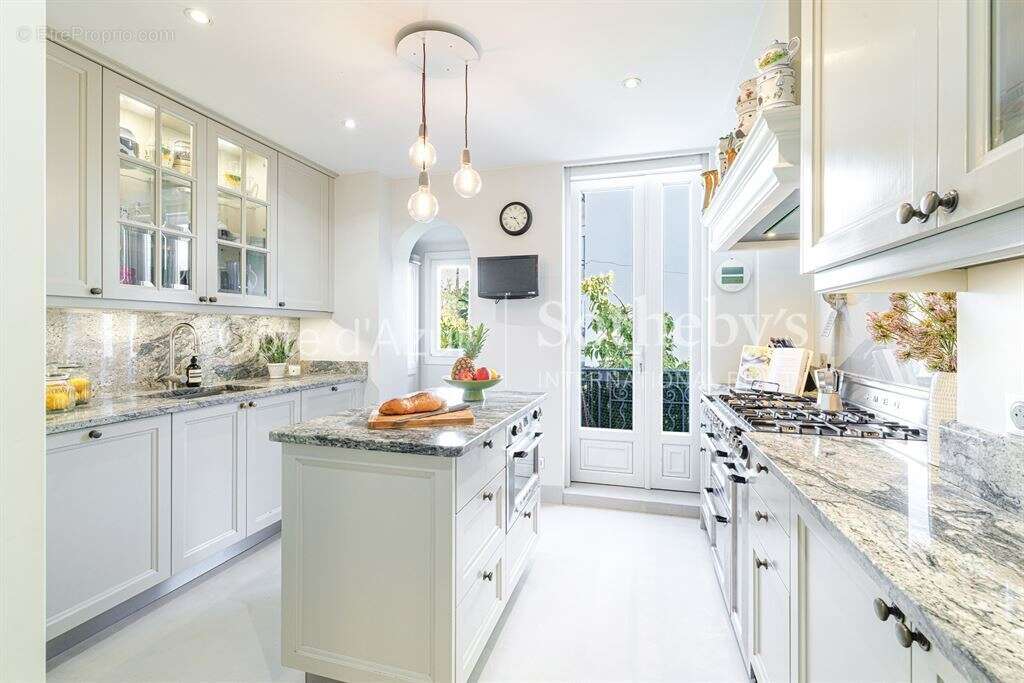 Appartement bourgeois dernier étage avec 5 chambres Nice Carabacel - photo 11