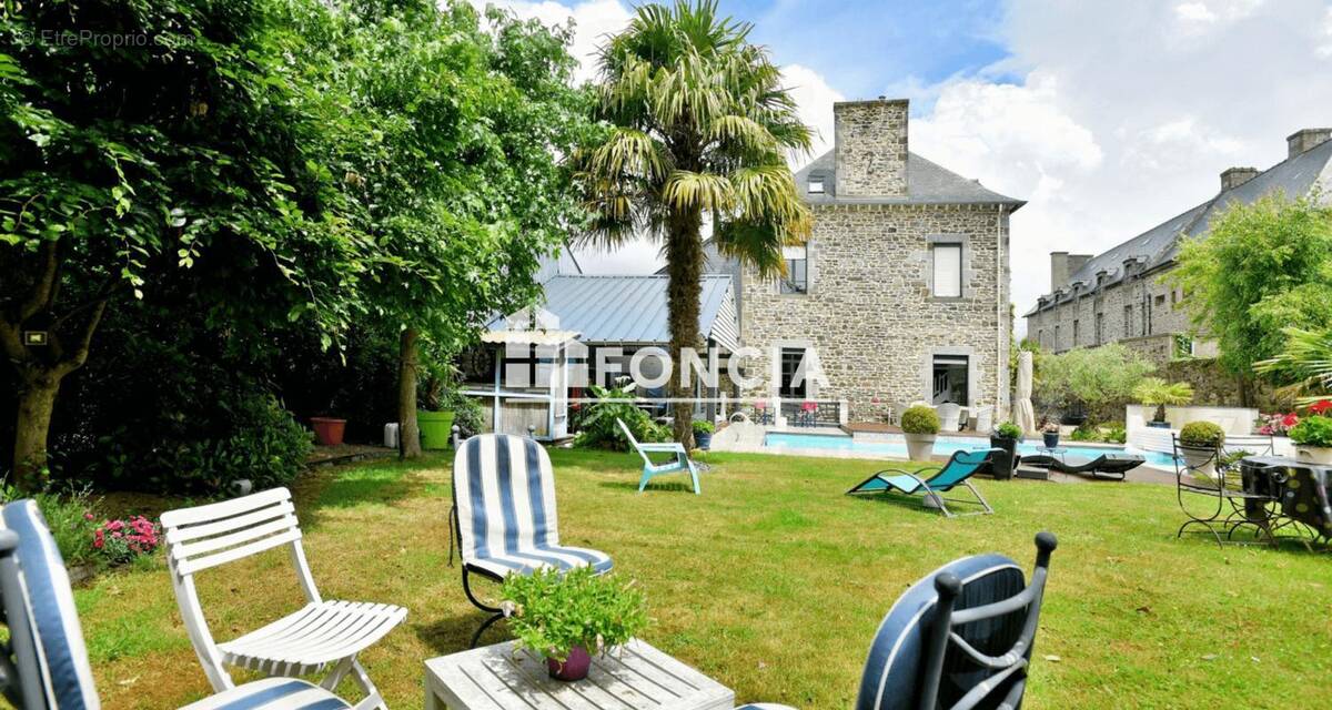 Maison à DOL-DE-BRETAGNE