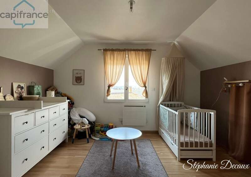  À VENDRE – Pavillon récent  – 105 m² – 3 chambres – Semi plain-pied – DPE B – Jardin – Cour - photo 8