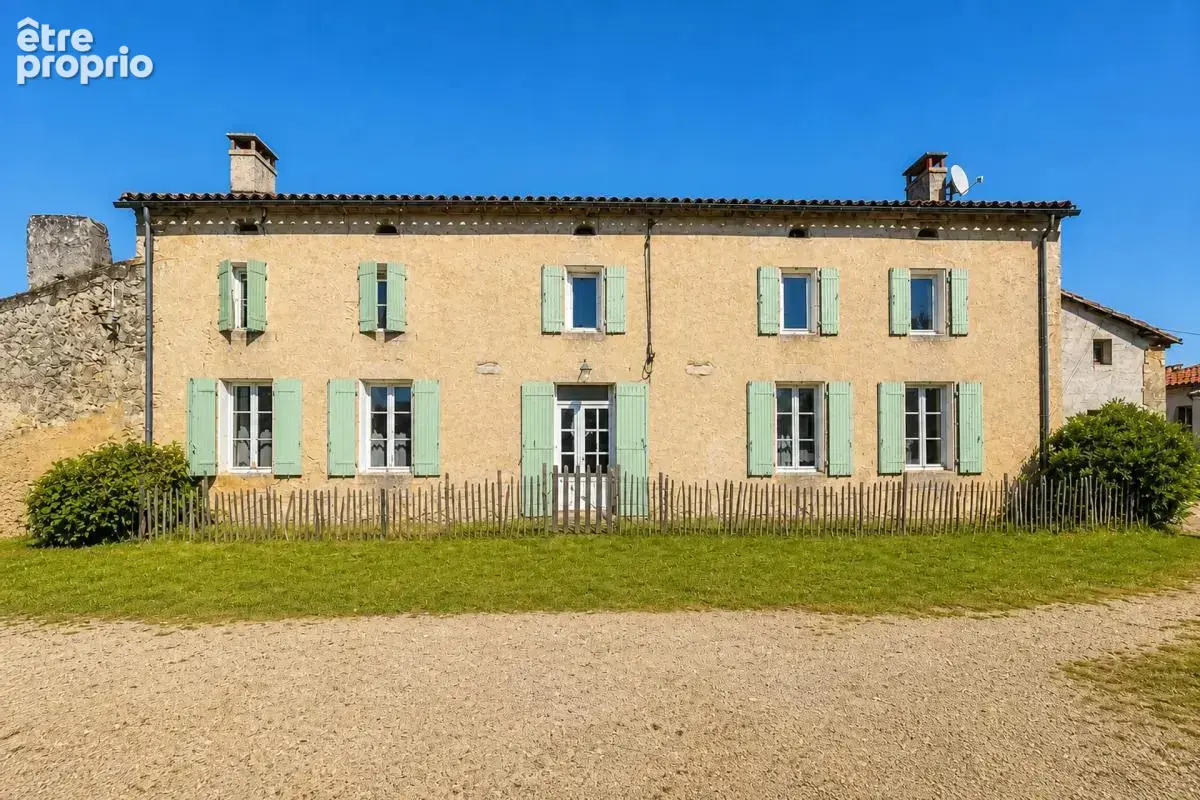 Ensemble immobilier de caractère de 290 m2 avec Gîte - Noaillan - photo 19