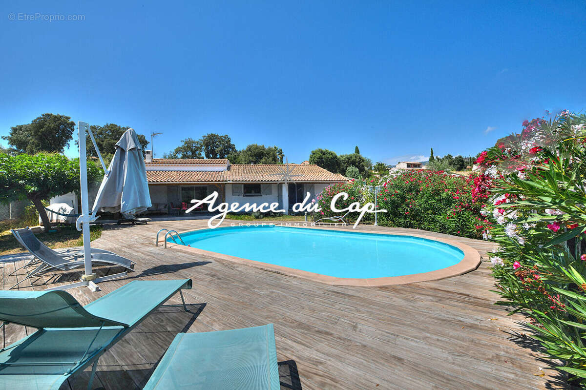 Maison à ROQUEBRUNE-SUR-ARGENS