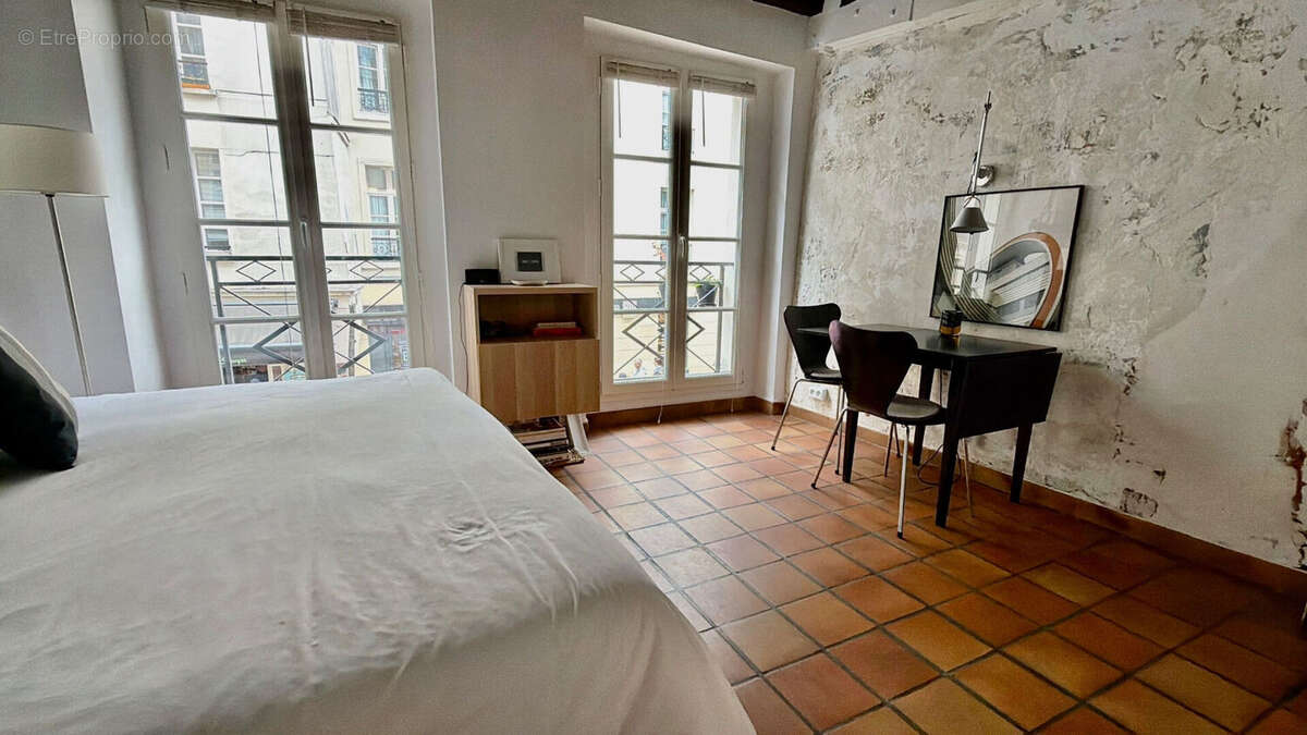 Paris 1er Rue Saint-Honoré 17m2 - photo 2