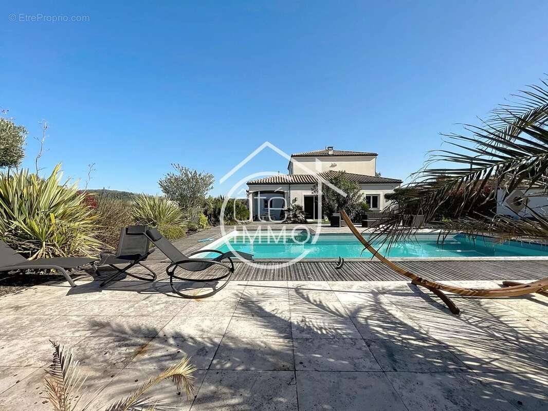 Maison à SAINT-MAGNE-DE-CASTILLON