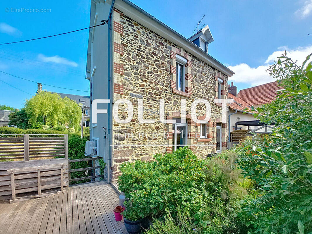 Maison à COUDEVILLE-SUR-MER