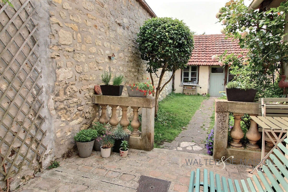 Maison à SAINT-NOM-LA-BRETECHE