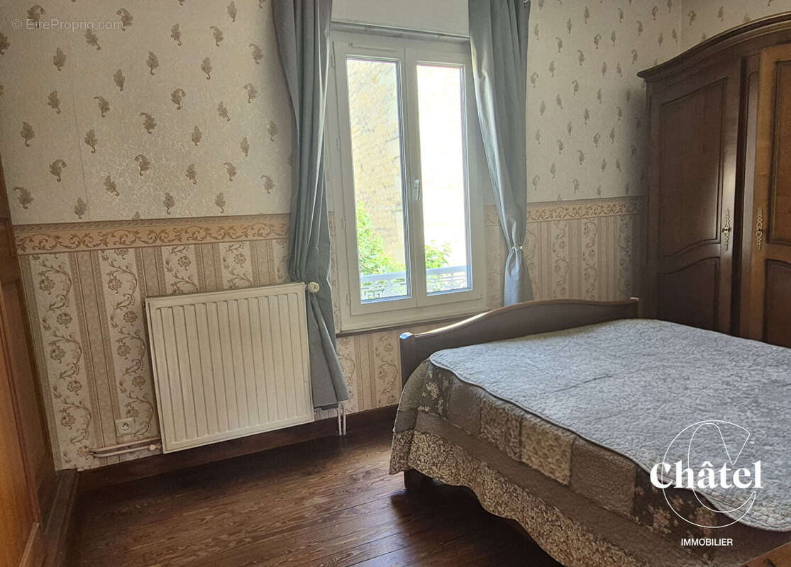 Maison 4 chambres -3 salles de bains - dépendances - cours et jardin - Roissy 35 mn - photo 11
