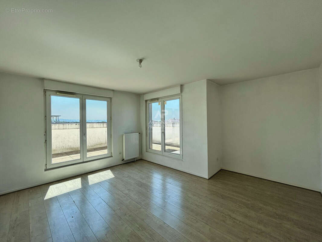 Appartement Cergy 5 pièce(s) 85.62 m2 - photo 2