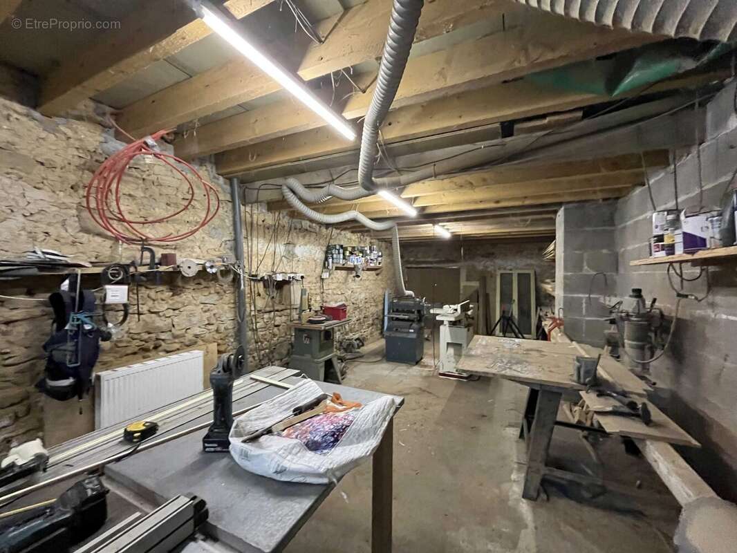 Maison 177 m² à Roumazieres-Loubert  - photo 9