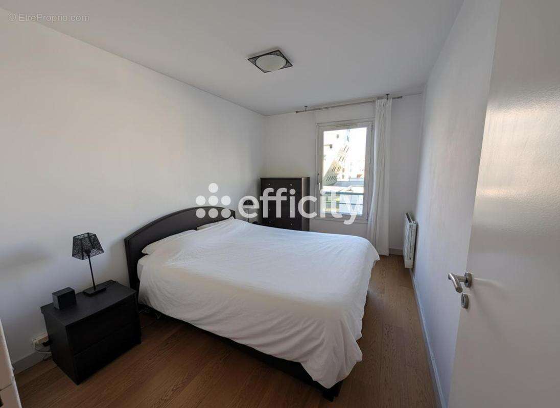 Appartement à PARIS-14E