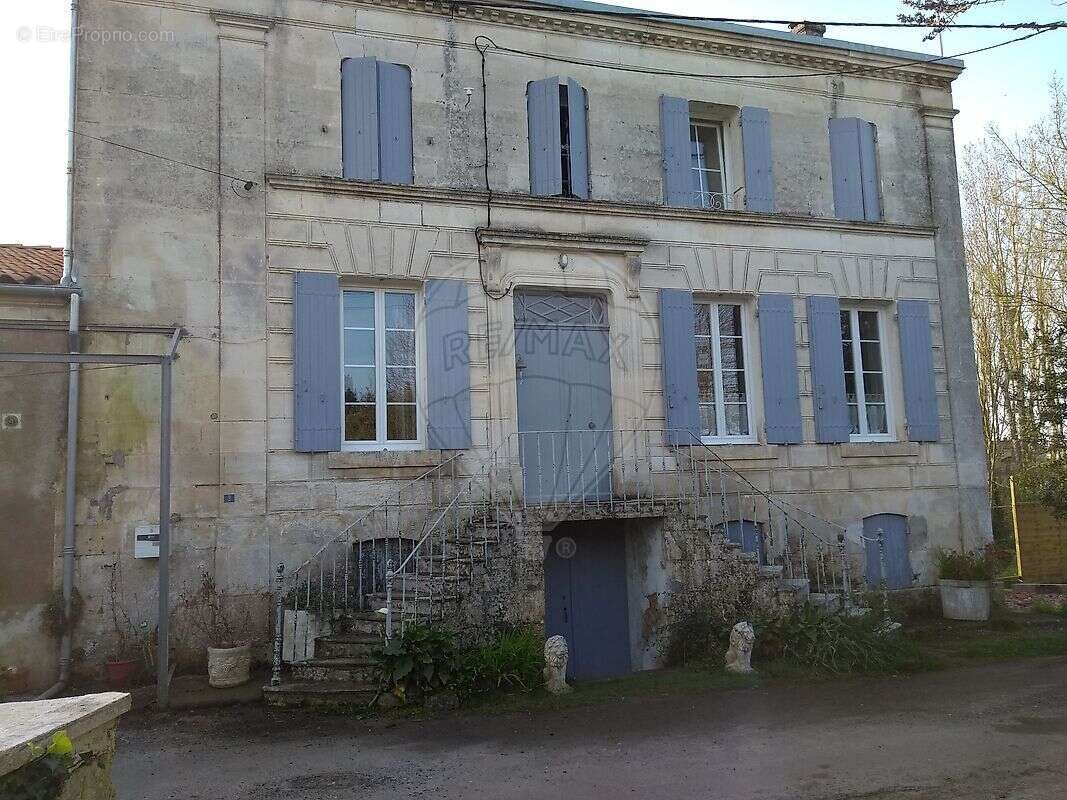 Maison à TAILLEBOURG
