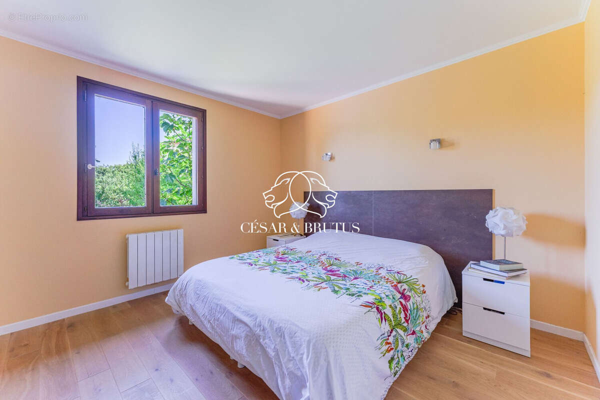 Maison 180 m² à Lissieu  - photo 9