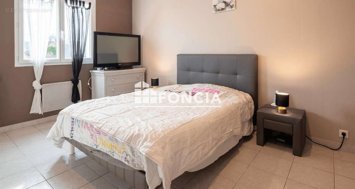 Maison à SAINTE-LIVRADE-SUR-LOT