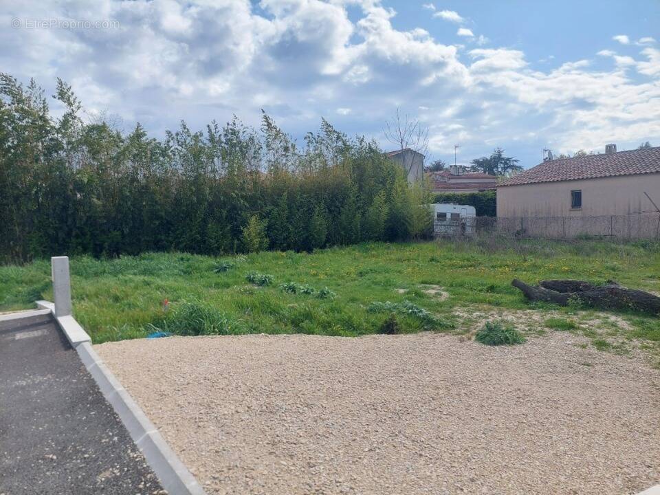 Terrain à MALLEMORT