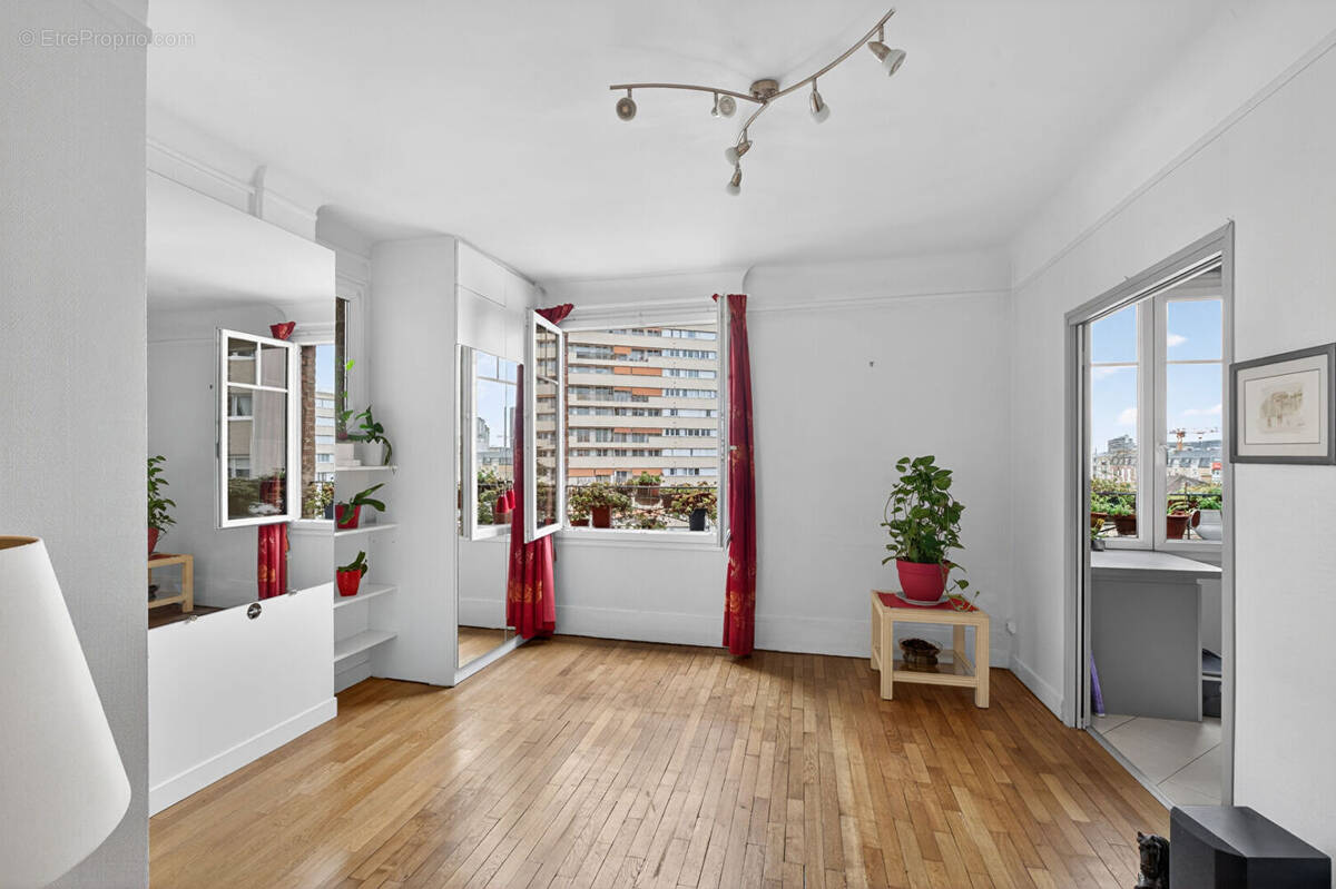 Appartement à PARIS-15E