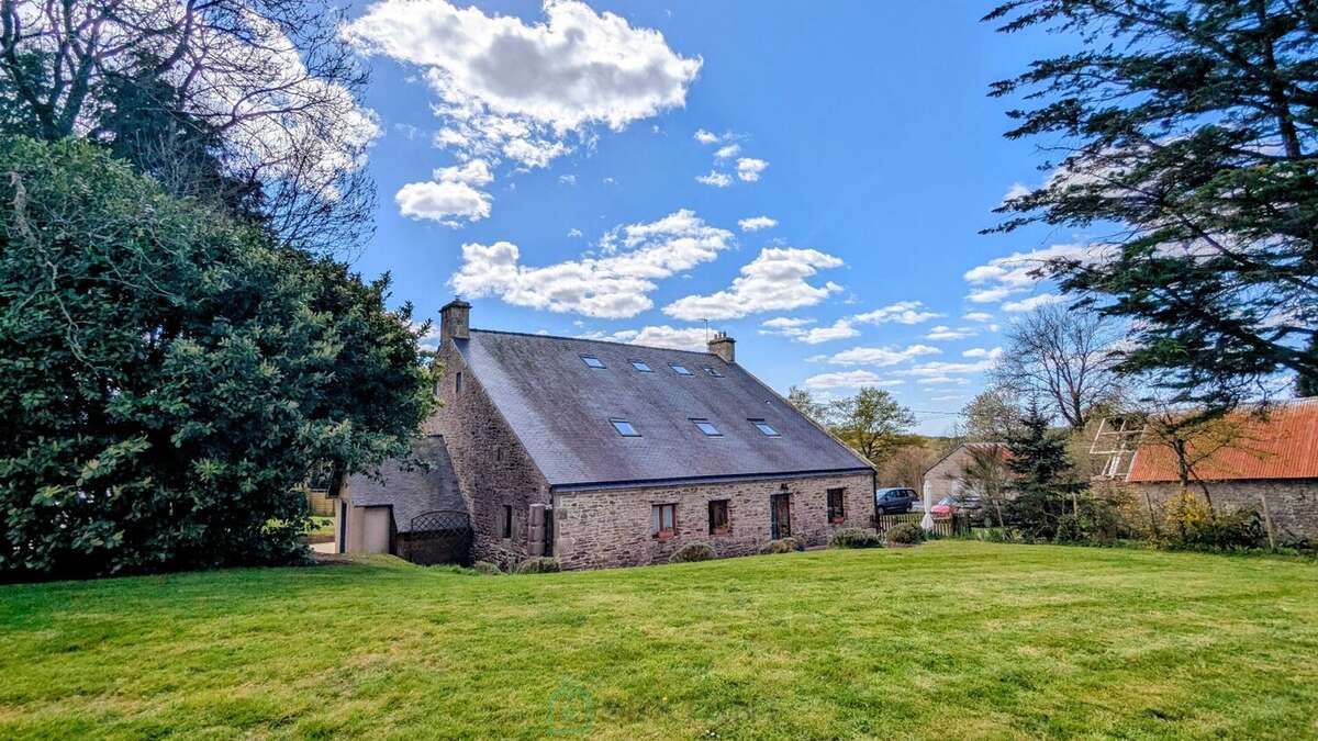 Grande maison en pierres de 265 m²  8 chambres  Fort potentiel d'accueil  Idéal gîte ou grande famille - photo 7