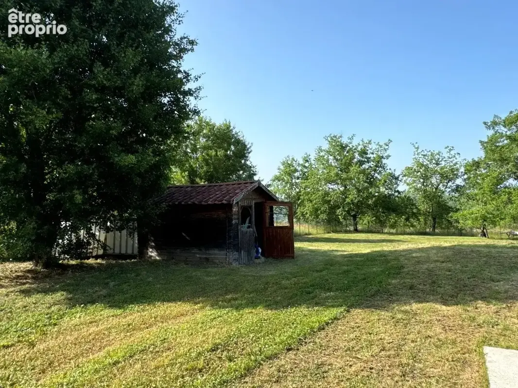 Maison et piscine sur 1770 m² de terrain - photo 19