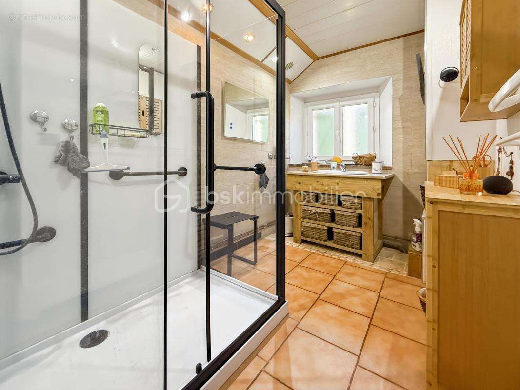 Longère familiale 7 pièces de 163 m² avec 5 chambres, garage et dépendance à villeblevin - photo 13