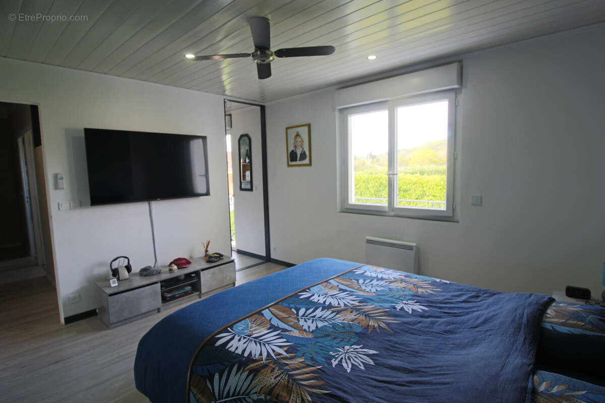 Maison à PUY-L&#039;EVEQUE