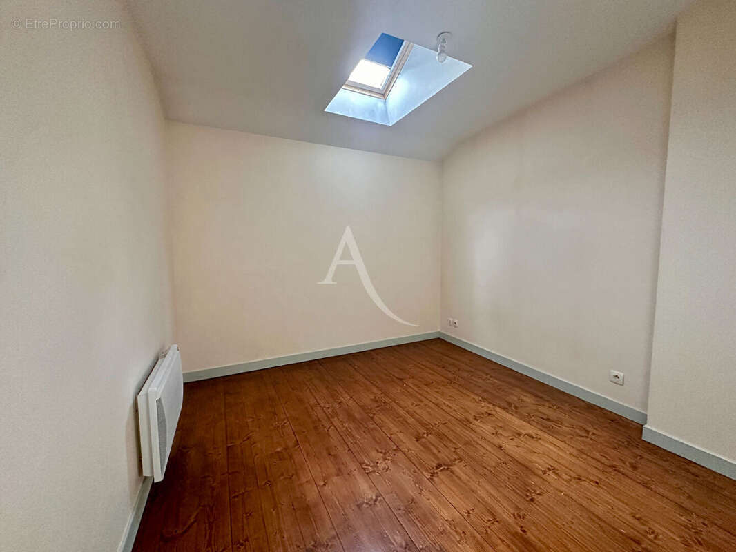 Duplex lumineux en plein coeur de ville avec parking sécurisé - photo 8