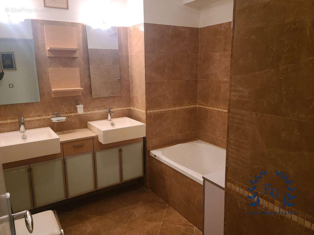 Appartement à HYERES