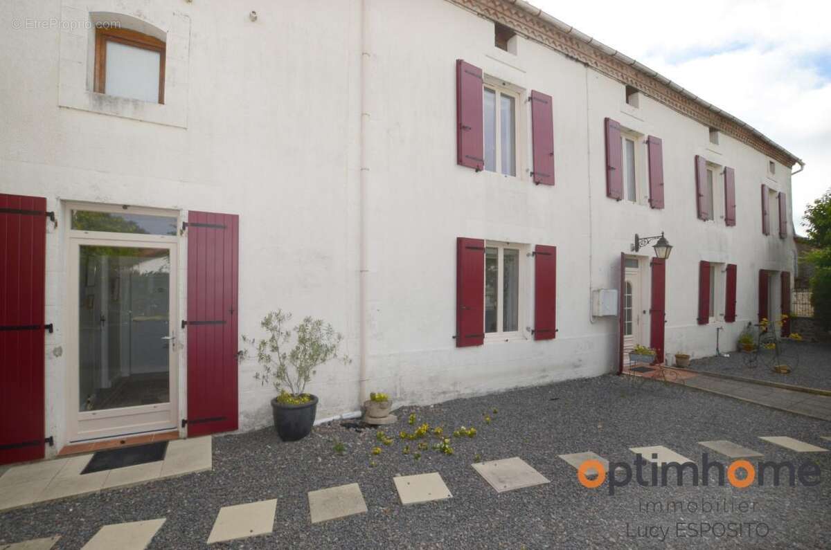  Spacieuse maison de campagne aux multiples possibilités – Saint-Christophe, Charente  - photo 36