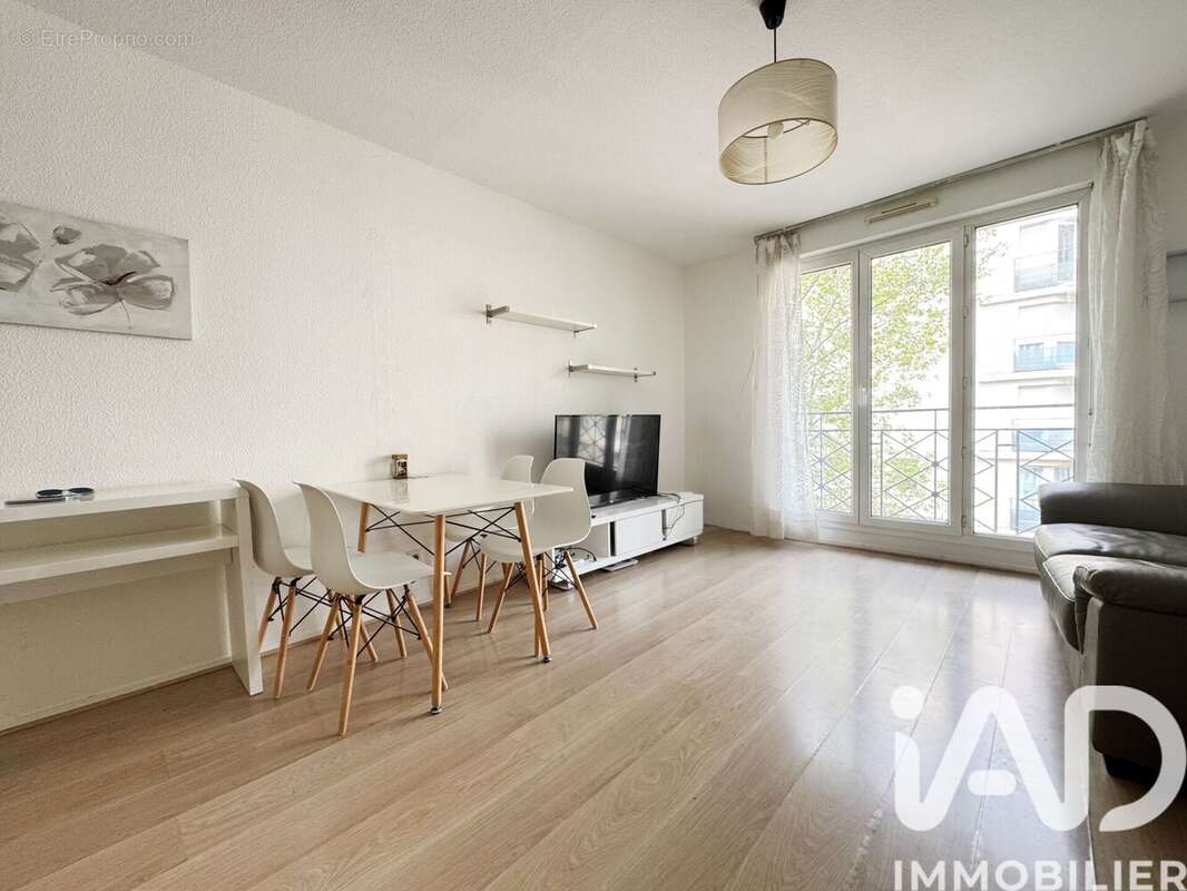 Photo 2 - Appartement à ISSY-LES-MOULINEAUX
