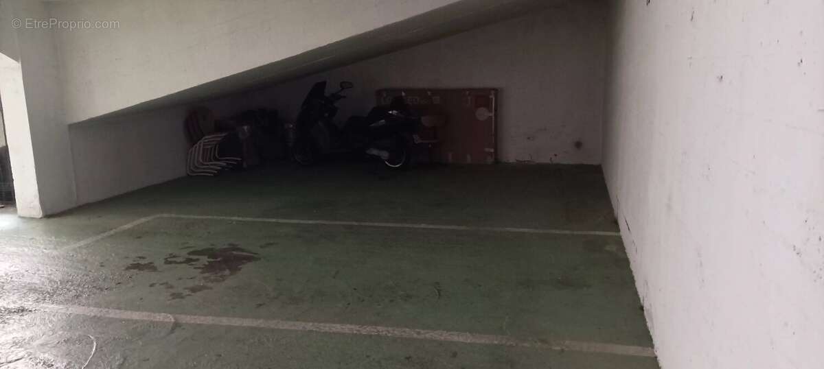 Parking à LE CANNET