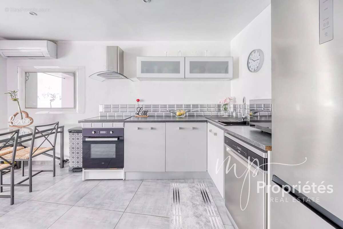 Appartement à BORMES-LES-MIMOSAS