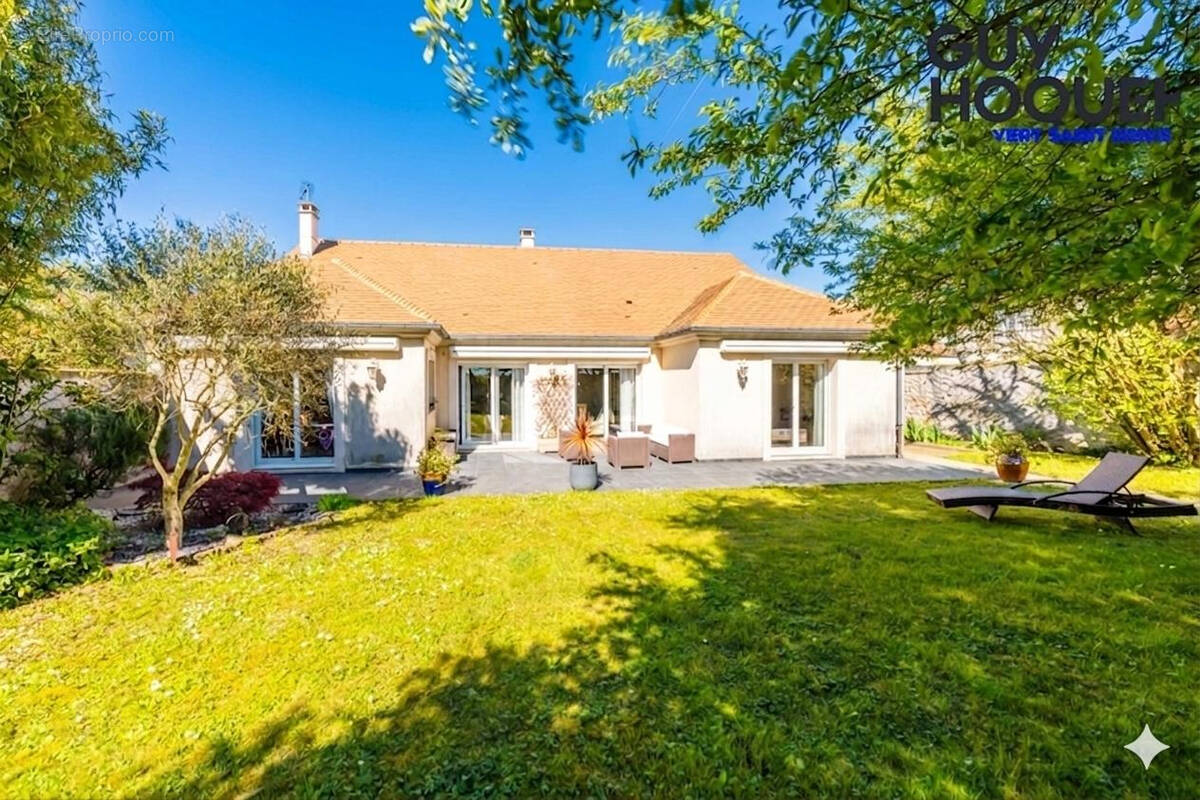 Maison à VERT-SAINT-DENIS