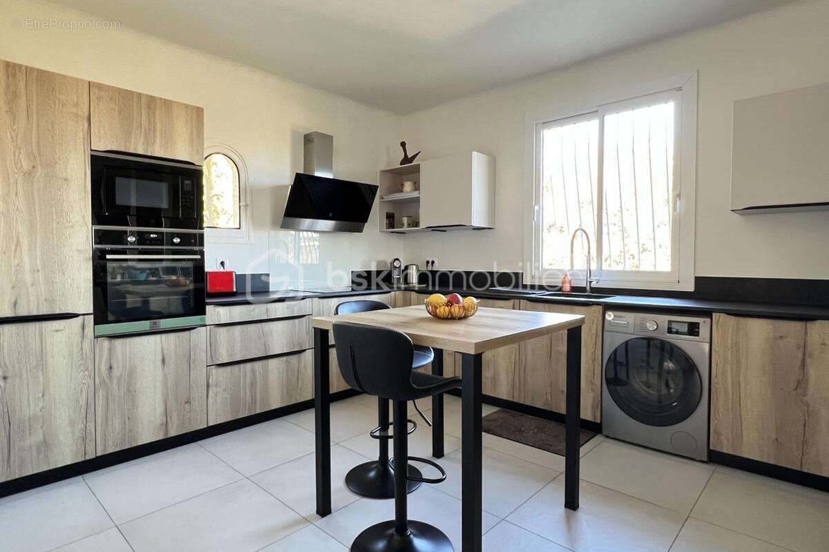 Villa 197,5 m2 habitables avec piscine et terrain de 3583 m2 - photo 8