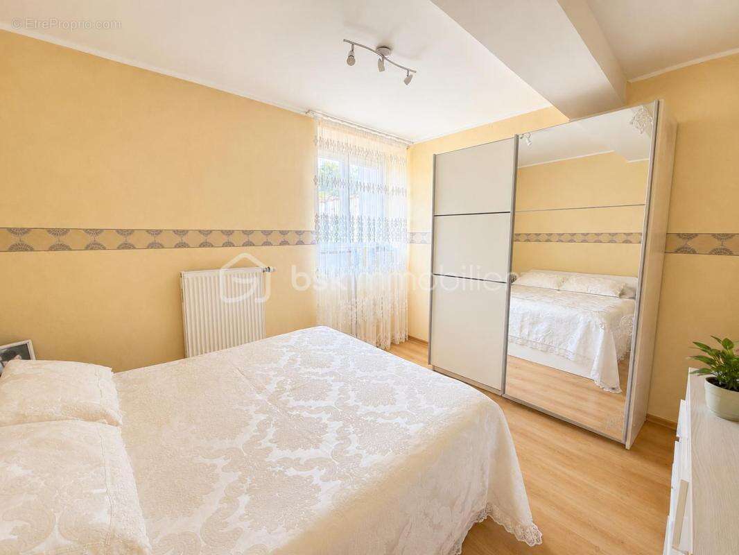 Maison avec deux appartements – Terrain 993 m² – Idéal famille, investissement ou projet locatif - photo 14