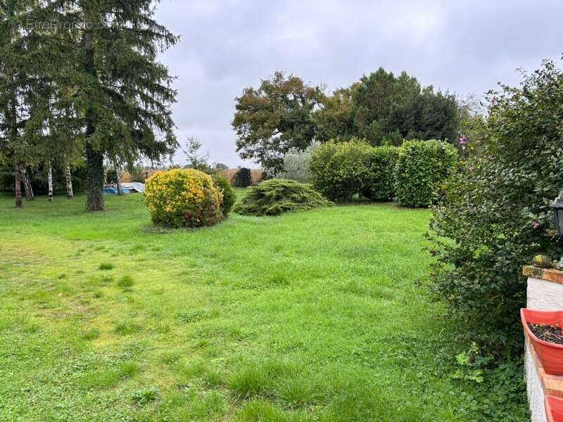 Maison à DANGE-SAINT-ROMAIN