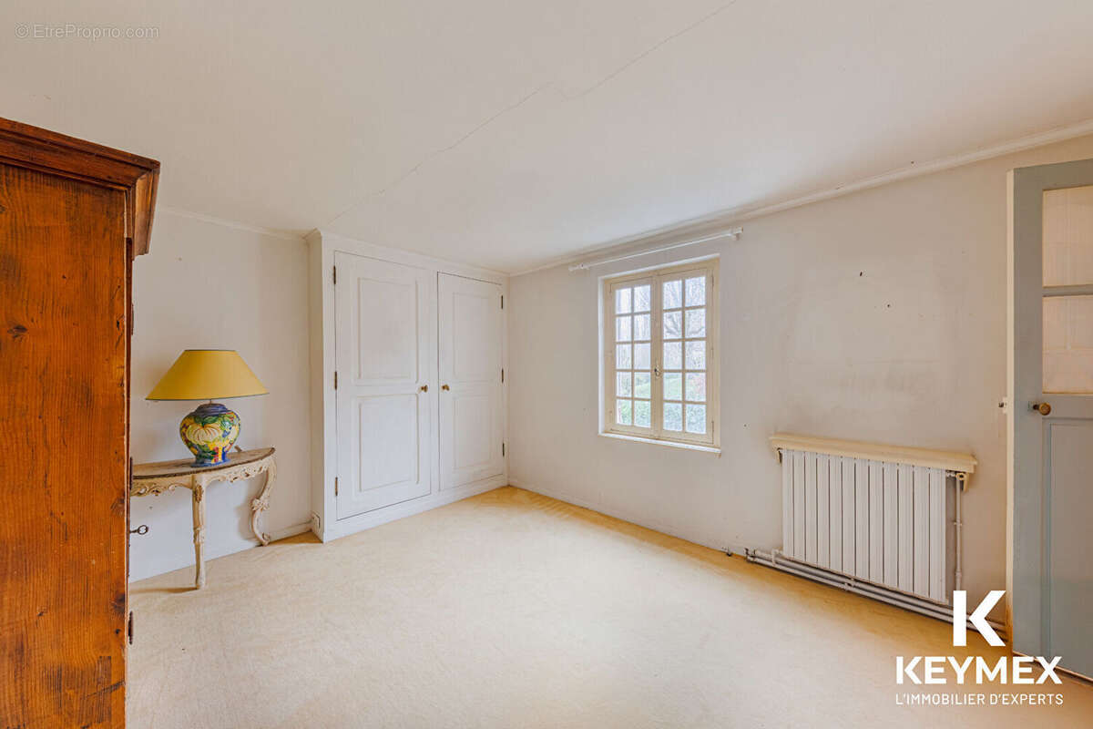 Maison bourgeoise 10  piéces,8 chanbres dont studio indépendant,dépendances sur 1615 M² de terrain plat - photo 16