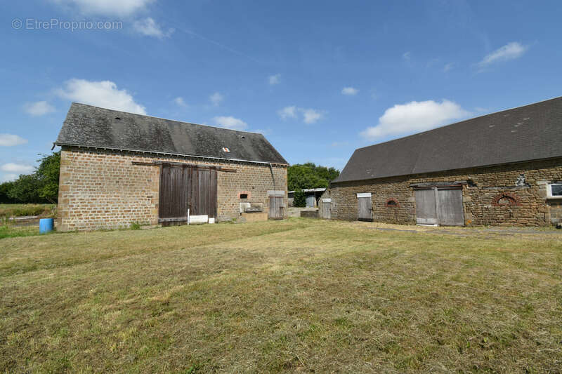 Maison 76 m² à Saint-Fraimbault  - photo 3