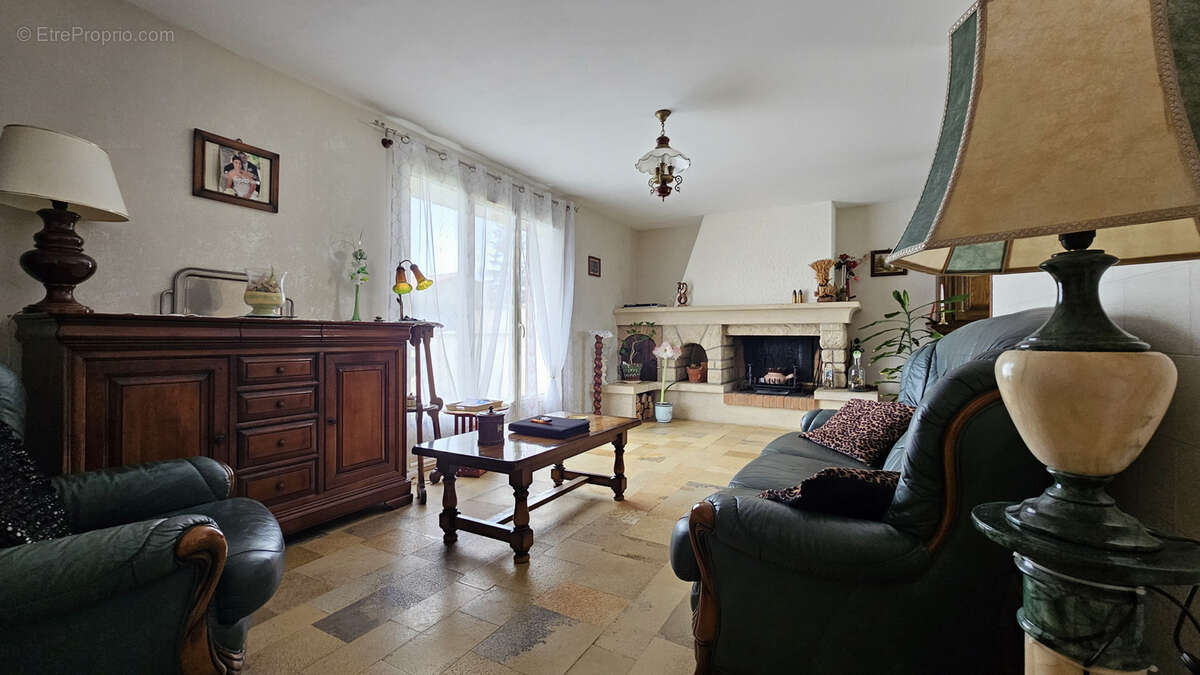 Maison à PAREMPUYRE