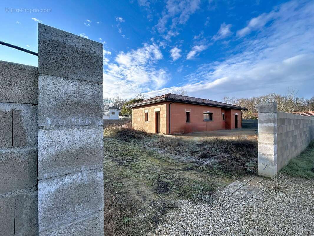 Maison à LABASTIDE-SAINT-PIERRE