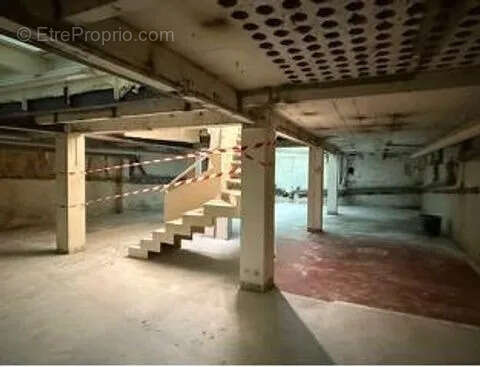 Commerce à PARIS-17E