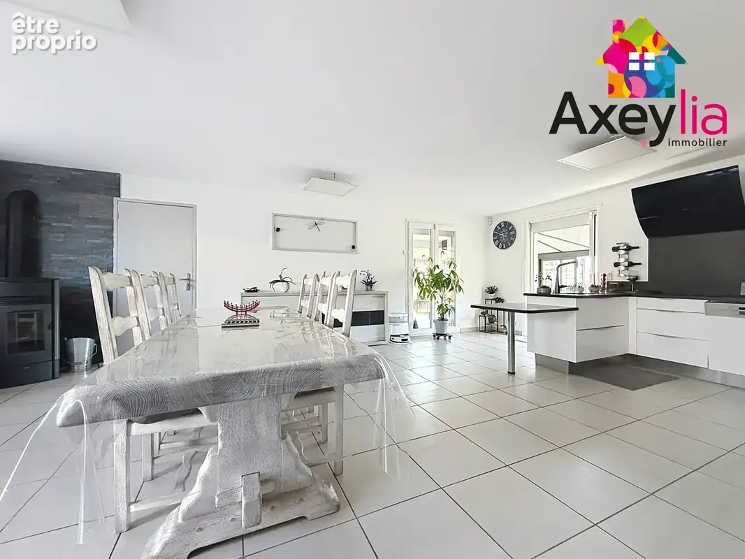 A vendre - belmont-de-la-loire -maison de 2014 de plain-pied avec 3 garages, véranda, - photo 15