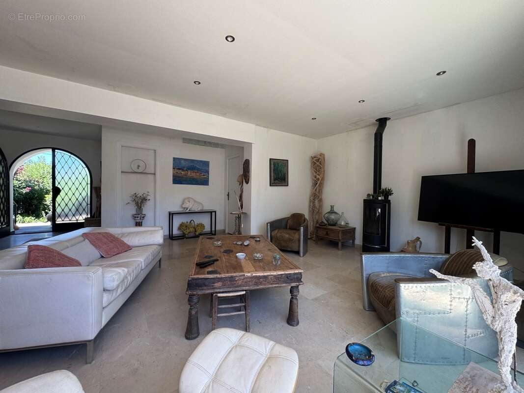 Maison à SIX-FOURS-LES-PLAGES