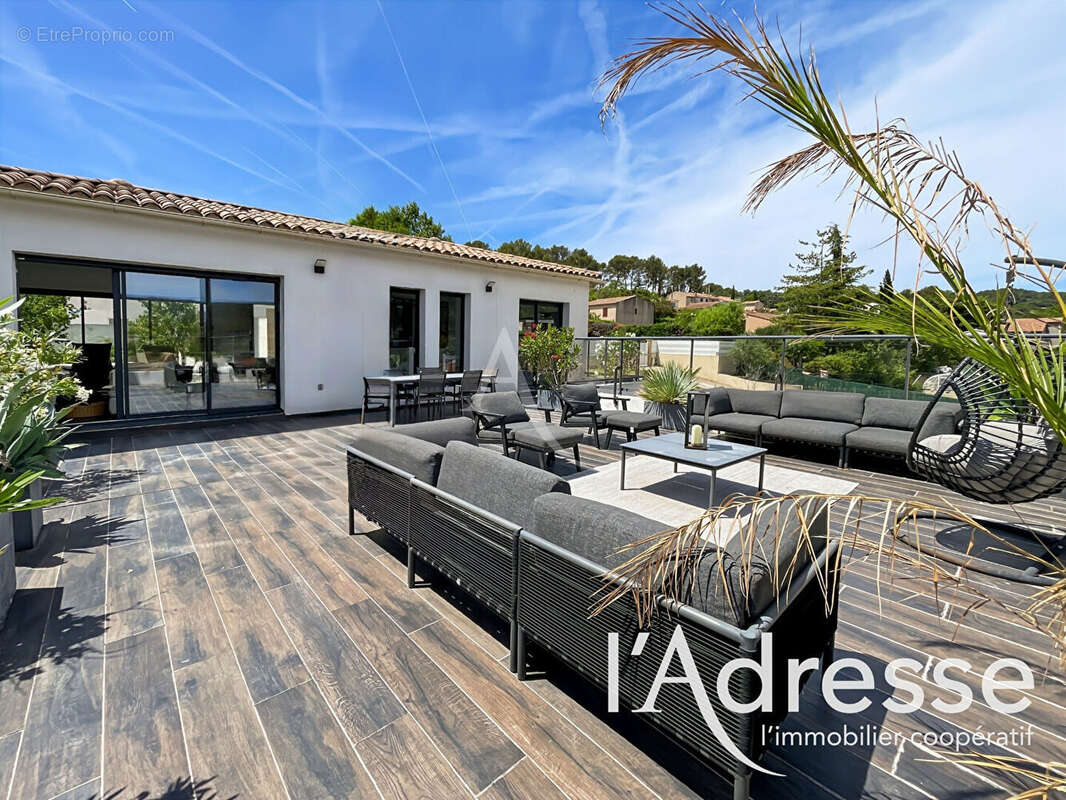 Maison La Destrousse - 5 pièces - 165m2 - photo 3