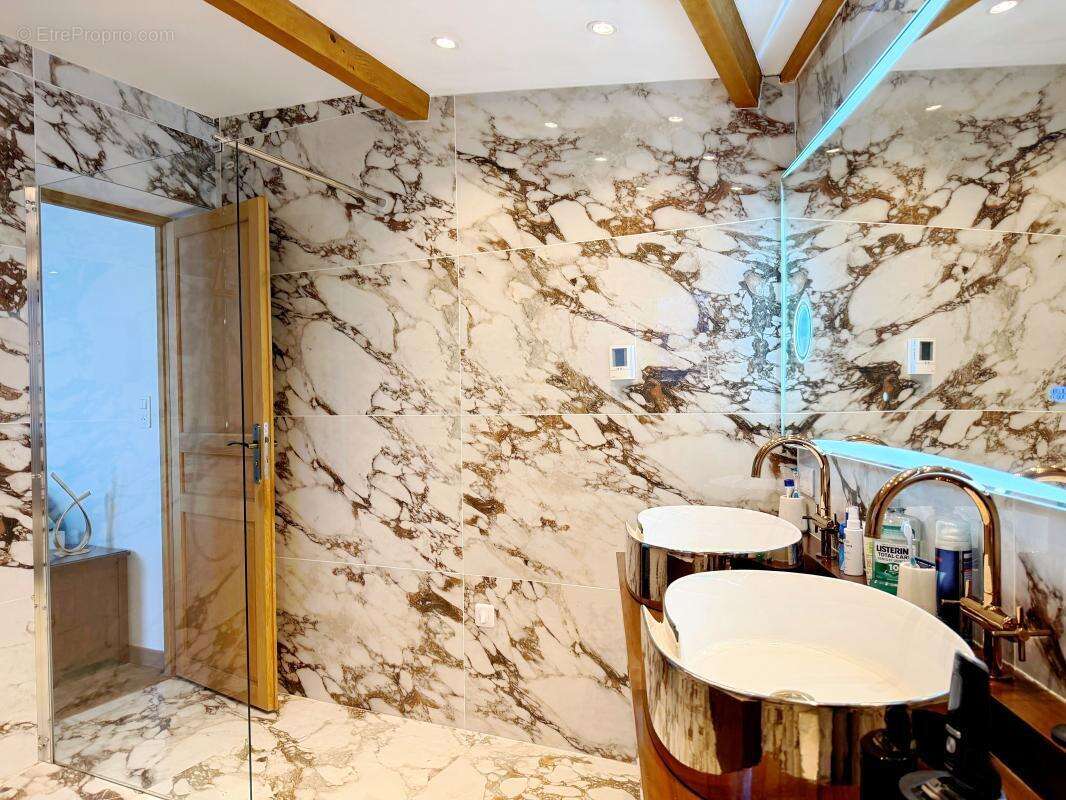 Appartement à VALLAURIS