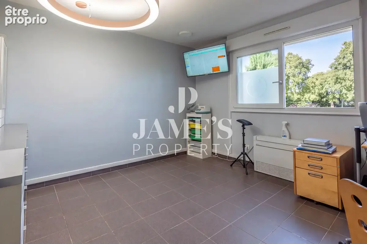 Commerce 192 m² à vendre à Eyragues (13630) - photo 6