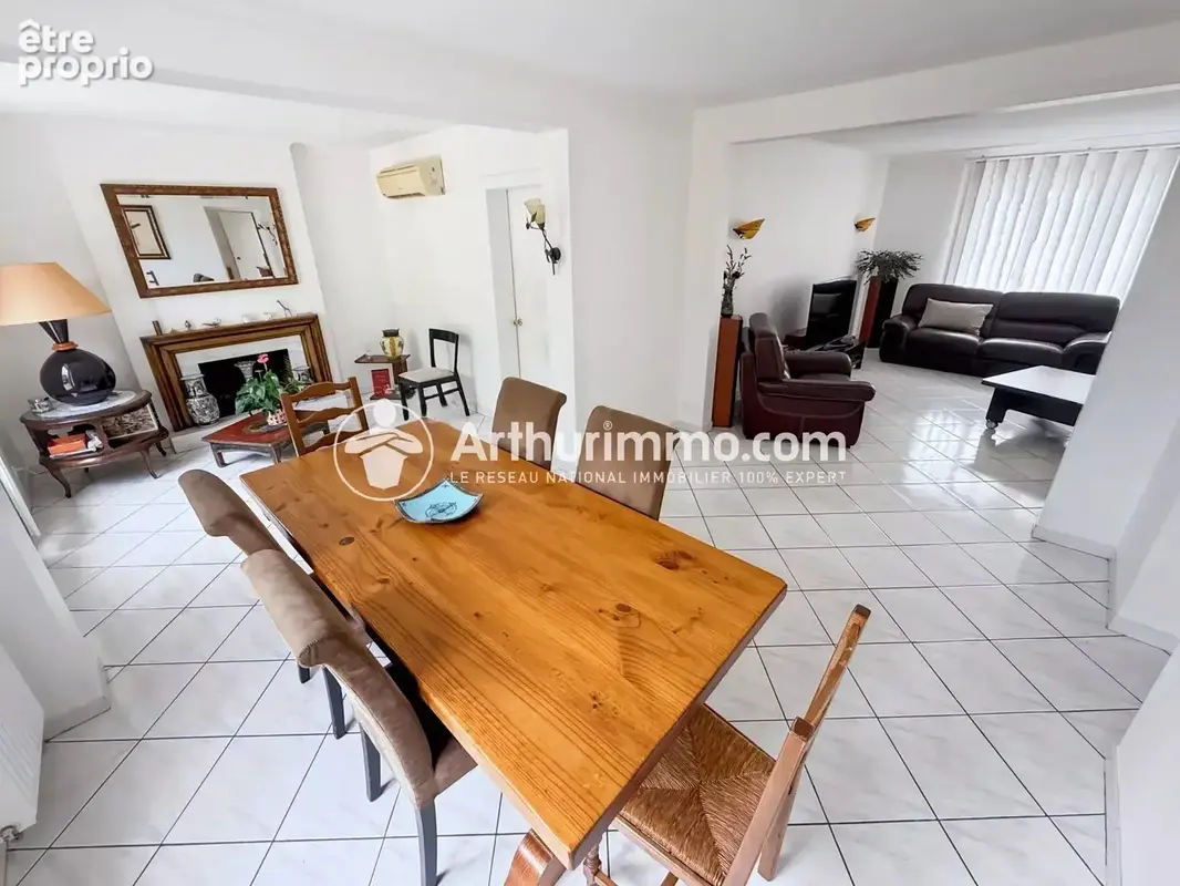 Maison 173 m² à Saint-Germain-Les-Corbeil  - photo 2
