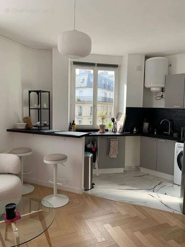 Appartement à PARIS-17E