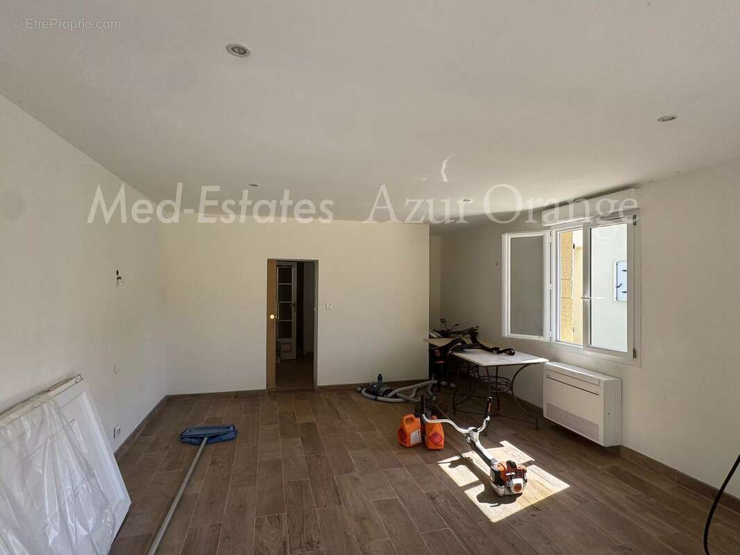 Maison à PLAN-DE-LA-TOUR