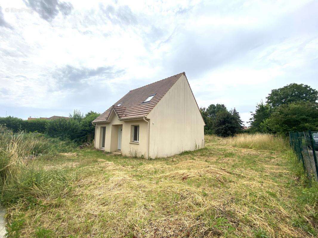 Maison à SAINT-ILLIERS-LA-VILLE