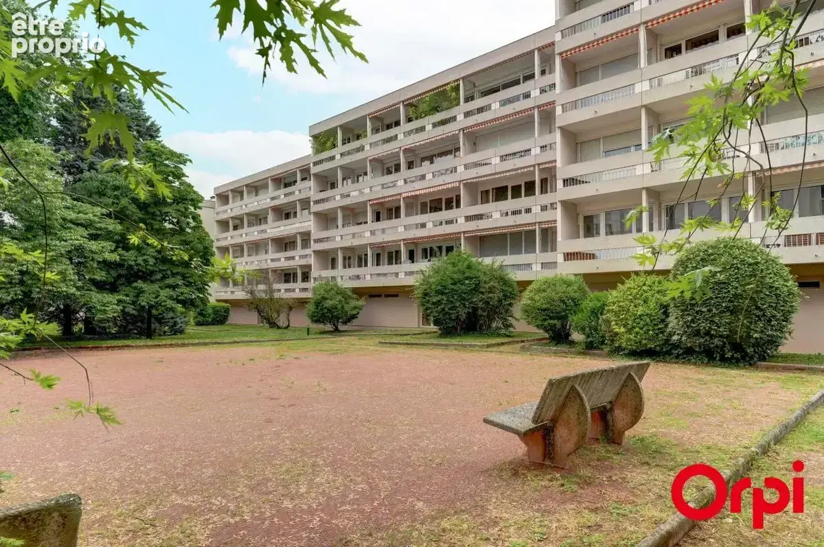 Exclusivité Orpi - Appartement T3 lumineux et traversant de près de 70 m2 avec une place privative - photo 14