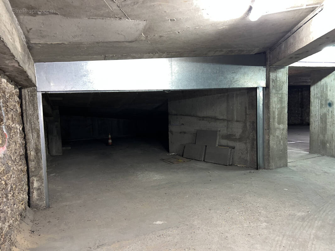 Parking à PARIS-14E