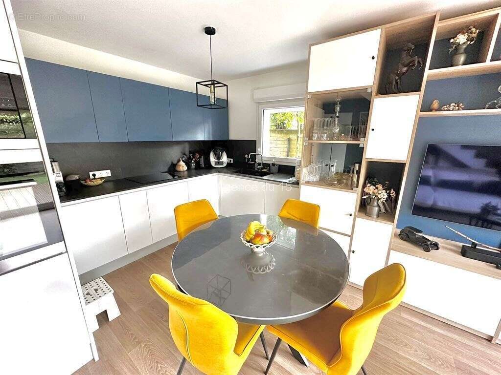 Maison à VILLENAVE-D'ORNON