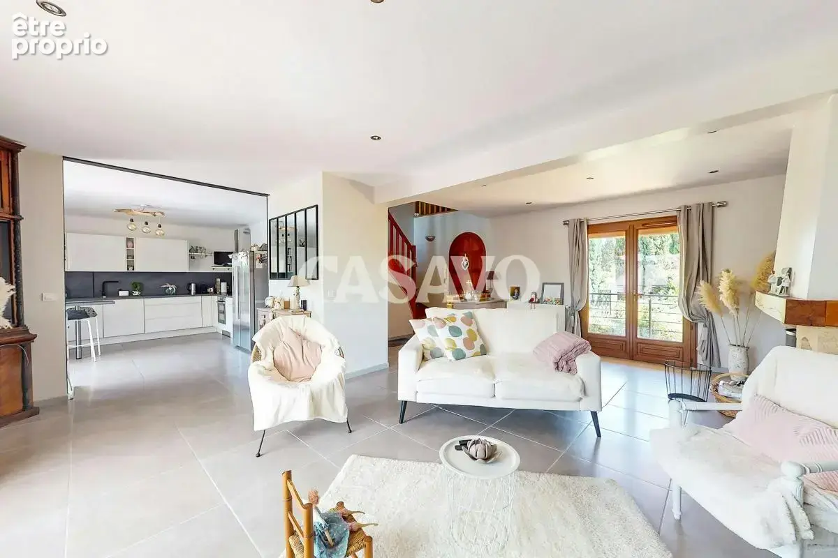 Vente Maison 7 pièces de 197m² - 94510 La Queue-en-Brie - photo 4